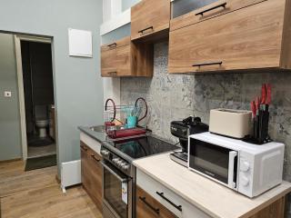 4BR Central Retreat - 0