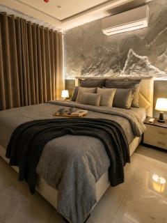 Obsidian , 1BHK , Self Check IN , Gulberg MM ALAM - 5