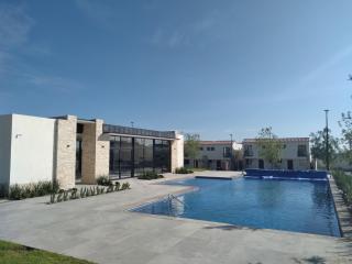 House B Residential condominium with pool - 0