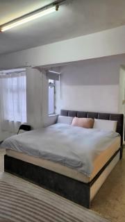 Huge Studio and Rooftop in Central - 8