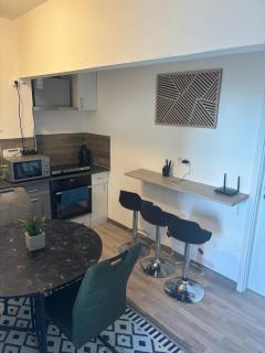 Frankfurt Skyline View Apartment - 3