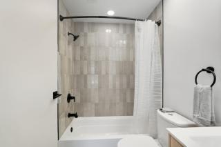 A Modern 1BR Oasis in Carriage House - 8