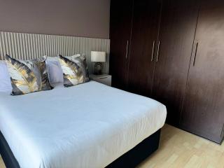 2 Bedroom Apartment Near Monte Casino - 3