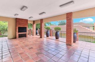 2 Bedroom Apartment Near Monte Casino - 1