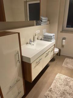 Helle großzügige ruhige Dreizimmerwohnung in Altstadtnähe mit Tiefgaragenstellplatz - Landshut - 8