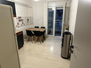 Vintage Chic Apartment 3' from the Metro - 9