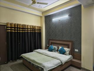 Hill View Regency BEST BUDGET HOTEL NEAR MALL ROAD - 4