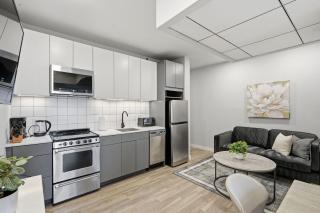 Cozy modern studio in prime area - 5