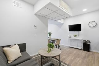 Cozy modern studio in prime area - 1