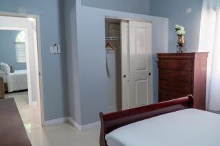 Palm Serenity- Gated Pool Home in Portmore - 2