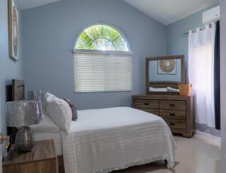 Palm Serenity- Gated Pool Home in Portmore - 6