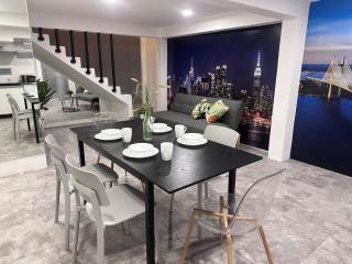 Steps from the Historic Center & Malecón - 9