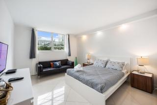 2-Bedroom Beach Condo in Sunny Isles - 7