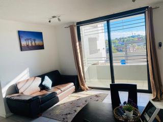 Kingelph Stylish 1- Bedroom Apartment - 8