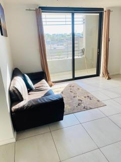 Kingelph Stylish 1- Bedroom Apartment - 9