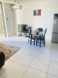 Kingelph Stylish 1- Bedroom Apartment - Windhoek - 5
