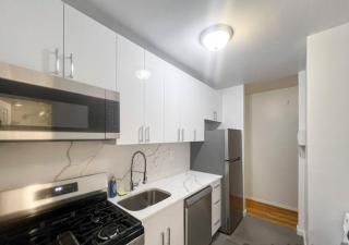 Midtown West 3 Bedroom Washer dryer and Dishwasher - 2