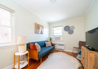 Midtown West 3 Bedroom Washer dryer and Dishwasher - 9