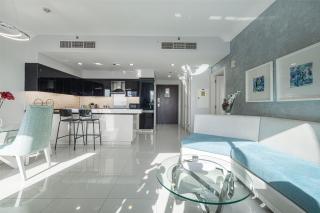 Burj Khalifa view - 2 BR apartment in Downtown - 9