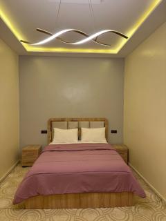 Spacious 2-Bedroom Apartment Near City Center - 5