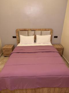 Spacious 2-Bedroom Apartment Near City Center - 6