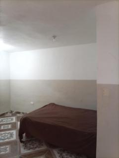 Cabeza De Toro, Locales - 3