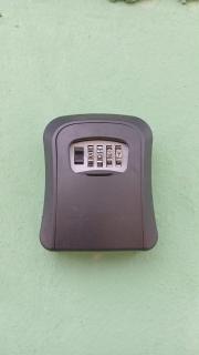 Casa simples e confortável com garagem privativa - 1