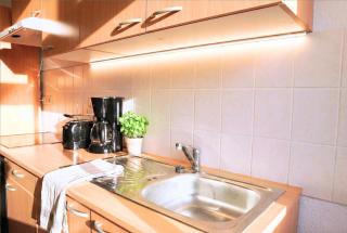 Ruhiges & modernes 5-Personen Apartment mit Boxspringbetten, Smart-TV, Wlan und Balkon - 1