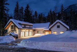 Revelstoke Modern Farmhouse - 8