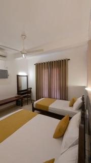 Reluxmee Hotel Anuradapura - 1