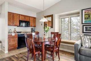 Stunning Lake Views The Shores 5577 - 8