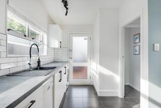 Heritage Cottage in the Heart of Petone - 1