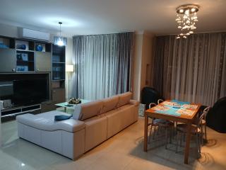 Sunset Holiday Apt - 2 Bedrooms - 5