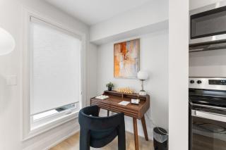 Luxury - 2 BR - 2 Beds - Stylish - New Build Downtown - 7