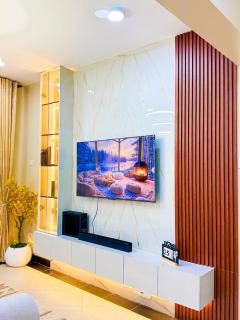 Charm Luxe Homes - 8