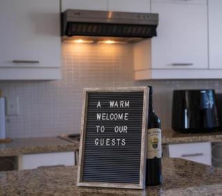 Leisure Apartment with Beautiful Water Views - 4