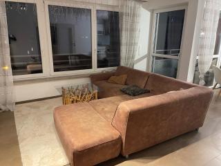 Helle großzügige ruhige Dreizimmerwohnung in Altstadtnähe mit Tiefgaragenstellplatz - Landshut - 3