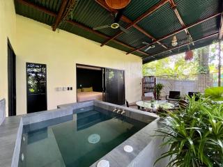 Jungle House with Private Jacuzzi - 9