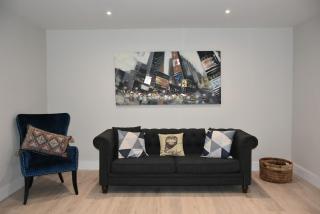 The Lodge New 2 Bedroom 1 Bathroom Luxury House - 2