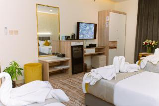 Diamond Corners Hotel - 9