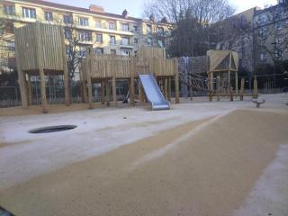 Appartement familiale face à un square arboré - 1