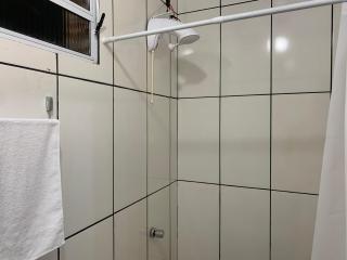 104-Casa com dois quartos, sala de estar e cozinha,Pousada HG - 2