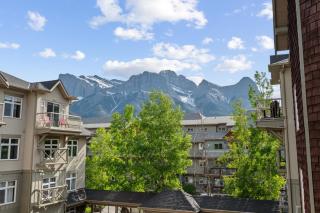 Spacious 2 bedroom condo with breathtaking views - 2