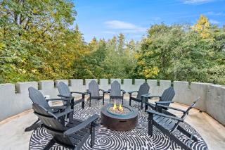 Magical Retreat at the Enchanted Vashon Castle - 7