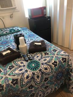 Crown Inn & Suites - 8