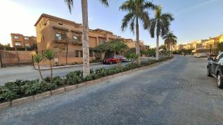 فيلا مفروشة للايجار فى كمبوند ريحانة بمدينة 6 أكتوبر - 2