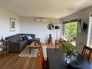 Penguin Seaside Farm - 2