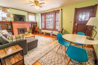 Warm and Welcoming 2 Bedroom 2 Blocks from UWYO - 0