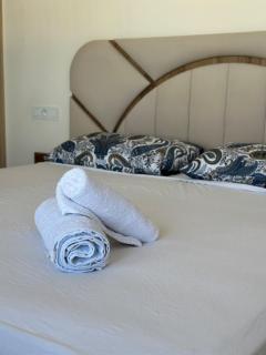 Sea View Apartment - 3 Bedrooms - Air Conditioned - 9