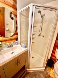 Olalla Farm Guest Stay & Cabin - 3